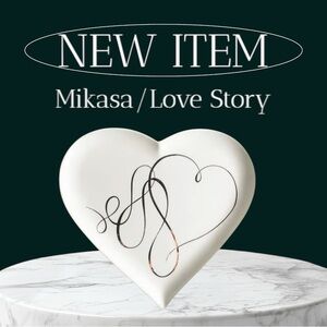 Mikasa Love Story Heart Dish - 10" Tall x 12" Wide RARE SIZE